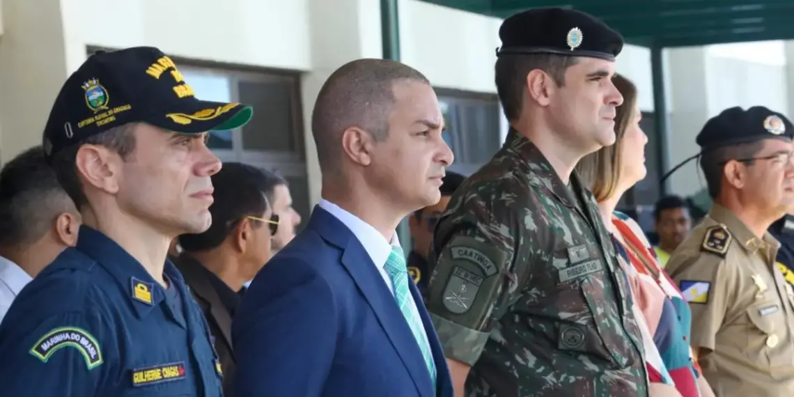 Solenidade no 22º Batalhão da Infantaria é 1ª agenda de Carlos Velozo como prefeito em exercício: “Exército desempenha papel fundamental na formação de cidadãos”