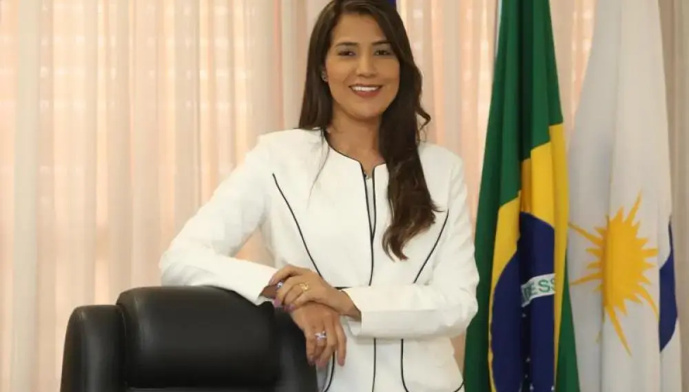 EM OFF | Ao rebater cobrança de emenda, Léo defende direito do pai jogar futebol; “Em horário de expediente é complicado”, alfineta Geo; Amastha critica ex-secretário de Cinthia: “Criatura nefasta”