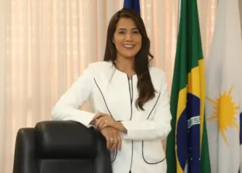 EM OFF | Ao rebater cobrança de emenda, Léo defende direito do pai jogar futebol; “Em horário de expediente é complicado”, alfineta Geo; Amastha critica ex-secretário de Cinthia: “Criatura nefasta”