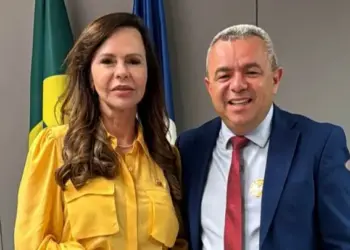 Em Luzimangues, Ronivon e Gaguim chamam Dorinha de governadora; movimento começa colocar grupo de senadora de um lado e Amélio e Wanderlei de outro