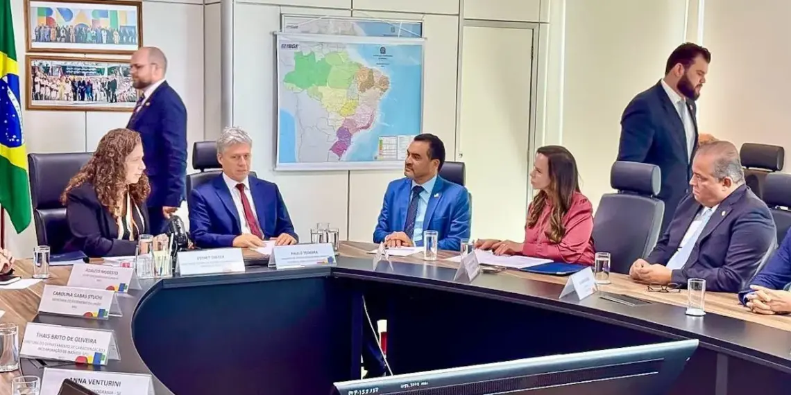 Governador Wanderlei e senadores Gomes e Dorinha debatem regularização fundiária das terras da União no Tocantins com ministros Paulo Teixeira e Esther Dweck