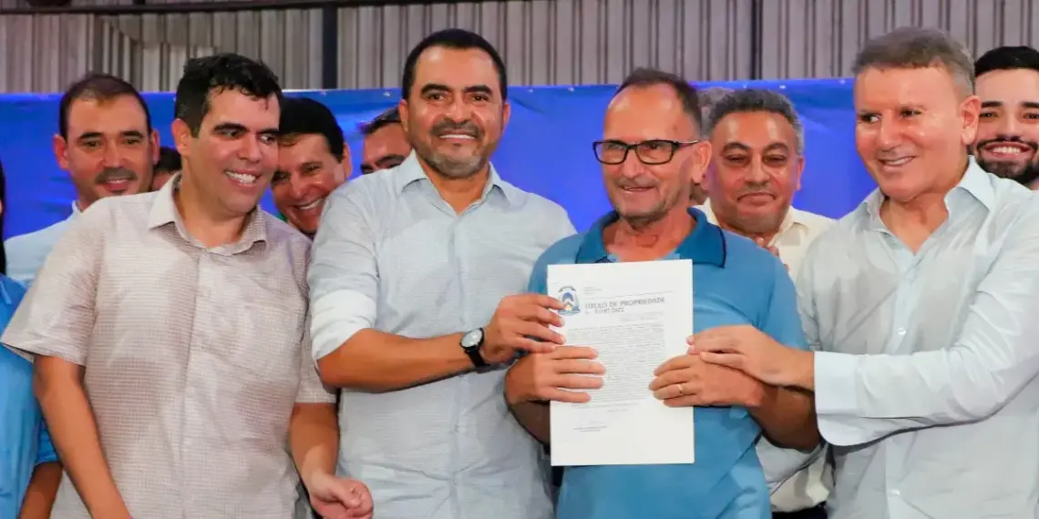 Estado entrega mais de mil títulos de propriedades a moradores do Taquari; solenidade reúne Wanderlei e Vicentinho, após retaliações do Palácio a deputado