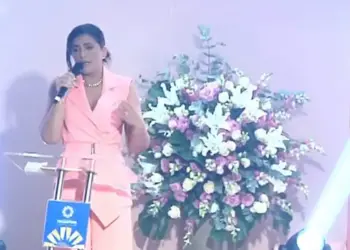 EM OFF | Primeira-dama Karynne diz que “não vão plantar discórdia” entre ela e Berenice, que teve pasta excluída da divulgação de evento; ao cobrar pagamento de suas emendas, Geo afirma que enfrenta “trator gigante”