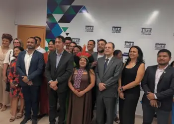 No dia do aniversário, ministra dos Povos Indígenas cumpre agenda na Universidade Federal do Tocantins e recebe demandas do Estado