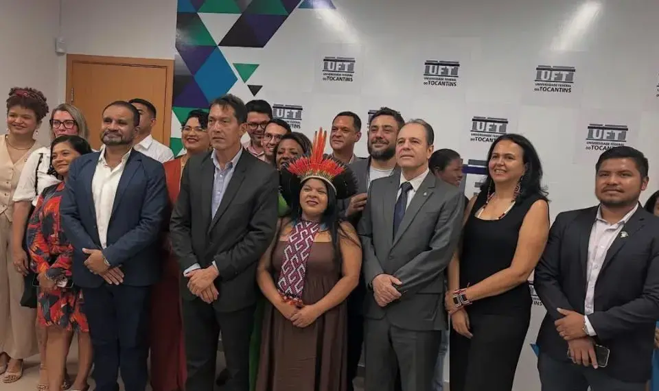 No dia do aniversário, ministra dos Povos Indígenas cumpre agenda na Universidade Federal do Tocantins e recebe demandas do Estado