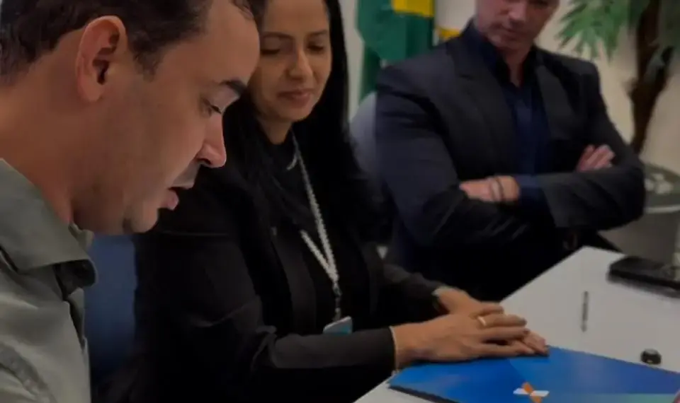 EM OFF | Em solenidade na Caixa, Vicentinho Jr alfineta Alexandre Guimarães: “Não adianta ficar gravando vídeos ao lado de ministro”; Laurez anuncia “agenda intensa” pelo Tocantins