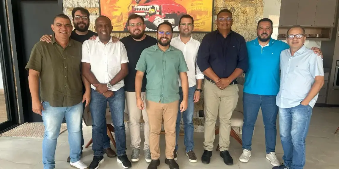 Oito vereadores de Araguaína fecham acordo para que um dispute Câmara Federal com apoio dos demais