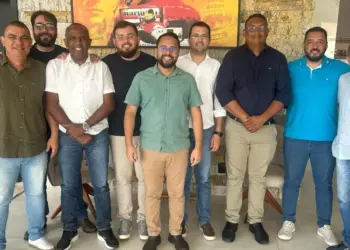 Oito vereadores de Araguaína fecham acordo para que um dispute Câmara Federal com apoio dos demais