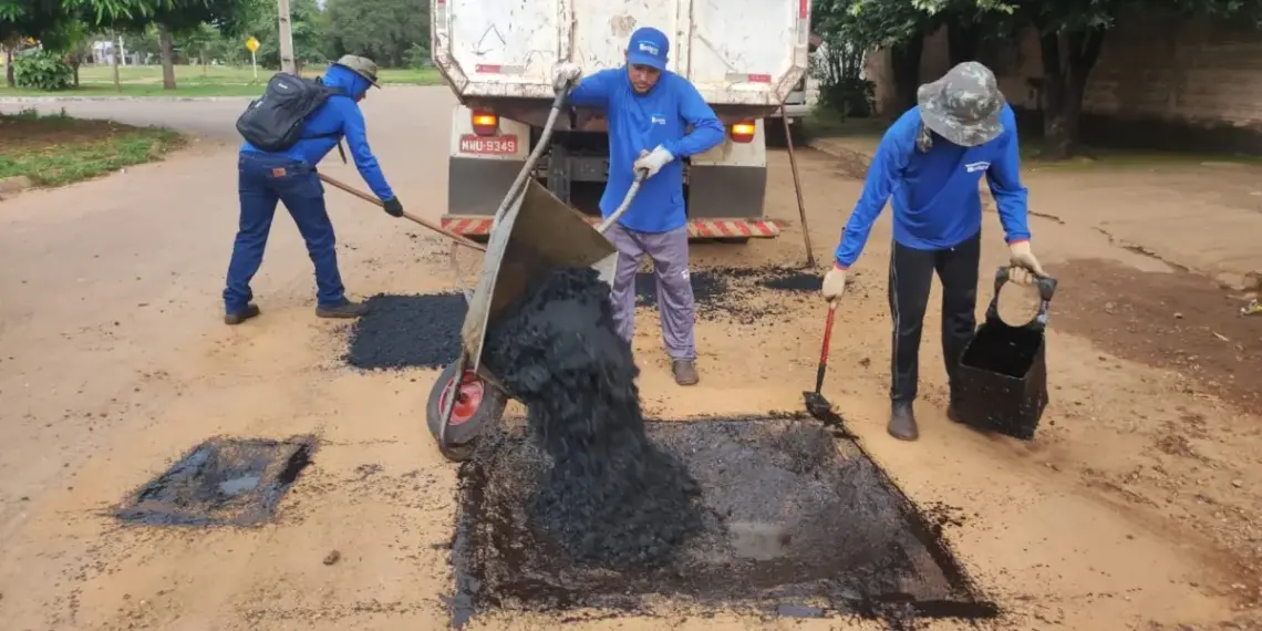 Zeladoria de Palmas afirma ter fechado mais de 8 mil buracos em 79 vias apenas em fevereiro