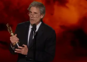 “Ainda Estou Aqui” vence Oscar de melhor filme internacional, o 1º conquistado pelo Brasil
