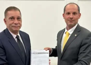 Após TCE, Amastha entrega denúncia de irregularidades no transporte público ao procurador-geral de Justiça