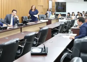 Com pareceres favoráveis do TCE, comissão da Aleto aprova contas de 2022 e 2023 do governador Wanderlei, que seguem para votação no Plenário