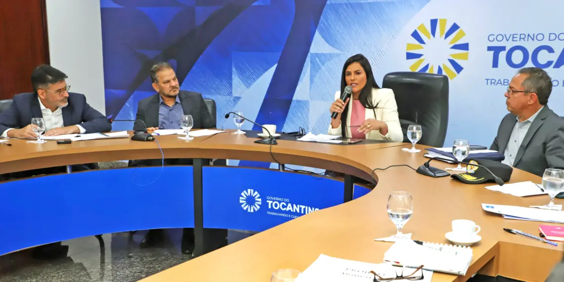 Dois meses após lançamento, Rede Cuidar, sob coordenação da 1ª-dama Karynne, tem encontro para apresentação oficial dos membros do comitê
