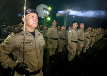 Estado promove 1,2 mil policiais militares e homenageia 146 autoridades com Medalha Tiradentes