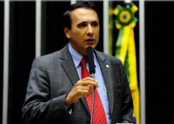 Projeto de Carlos Gaguim propõe política nacional para atenção a pessoas com doenças reumáticas; tramita na Câmara dos Deputados