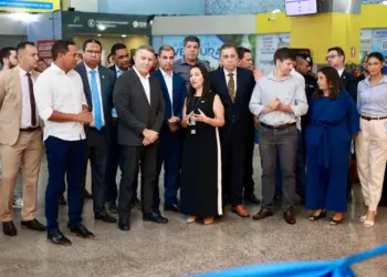 No 100º dia de gestão, prefeito Eduardo entrega Centro de Atendimento ao Turista no aeroporto e diz que quer Palmas não como passagem, mas como parte do destino