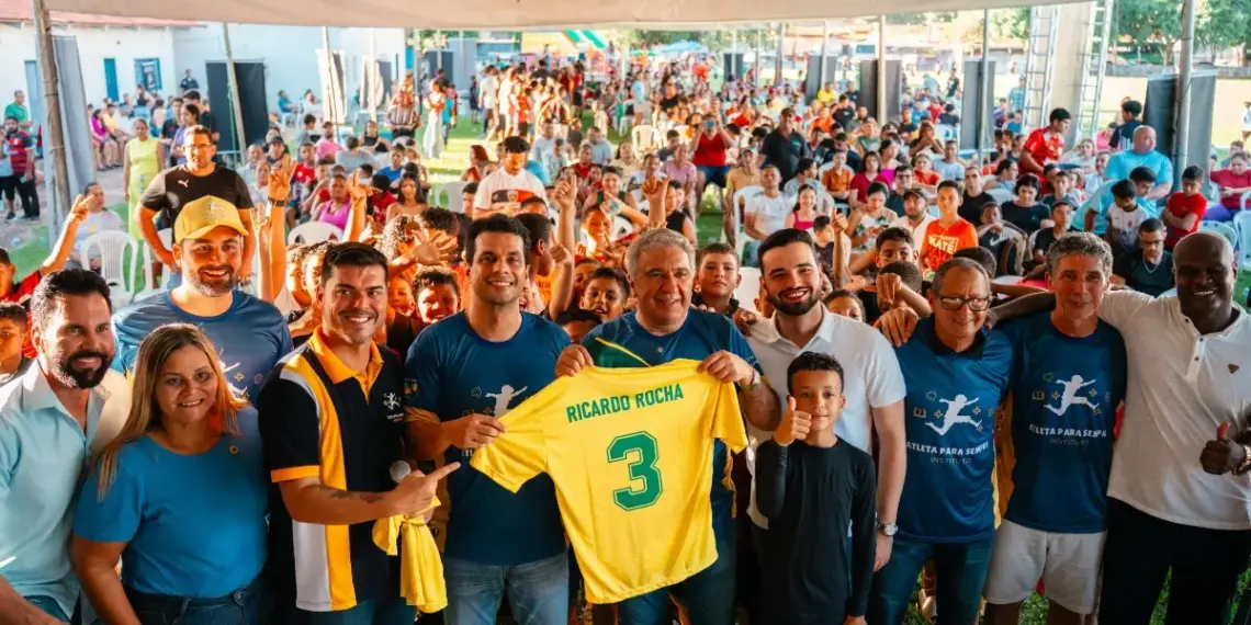 Irajá lança projeto de Escolinhas de Futebol em Palmas ao lado do vice-governador Laurez Moreira; senador quer levar iniciativa para mais 20 cidades