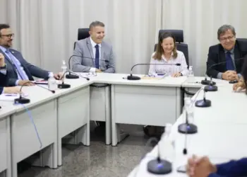 Prefeito Eduardo Siqueira, e presidente do TJ, desembargadora Maysa, debatem realização do Mutirão de Negociações Fiscais de Palmas