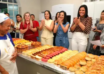 Karynne Sotero acompanha capacitação do projeto Padaria Artesanal ao lado de Lu Alckmin; primeira-dama diz que vai implementar programa no Tocantins