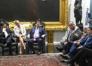 Eduardo Gomes participa da recepção ao presidente do Chile no Senado e cita país como “principal parceiro latino-americano” do Brasil
