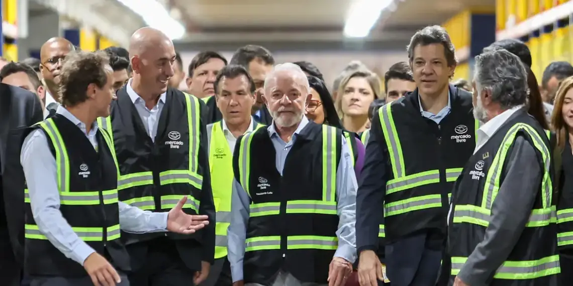 Brasil tem reservas para enfrentar decisões de Trump, garante presidente Lula