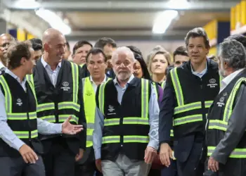 Brasil tem reservas para enfrentar decisões de Trump, garante presidente Lula