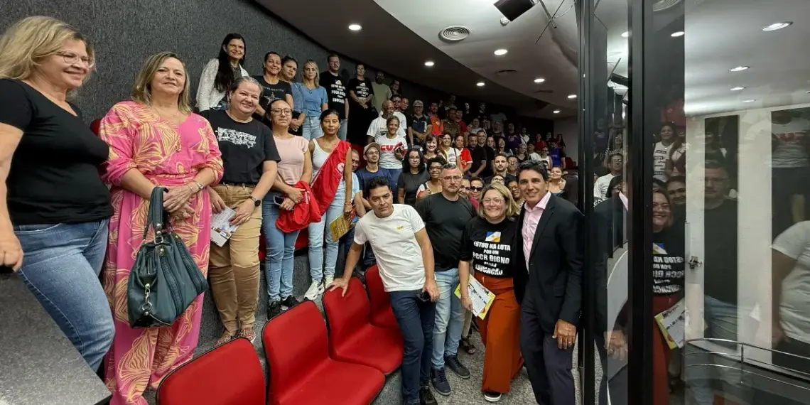 À comissão de aprovados do concurso da Seduc, Geo relata atuação em prol da realocação e revela cobrança do envio do novo PCCR da Educação à Aleto