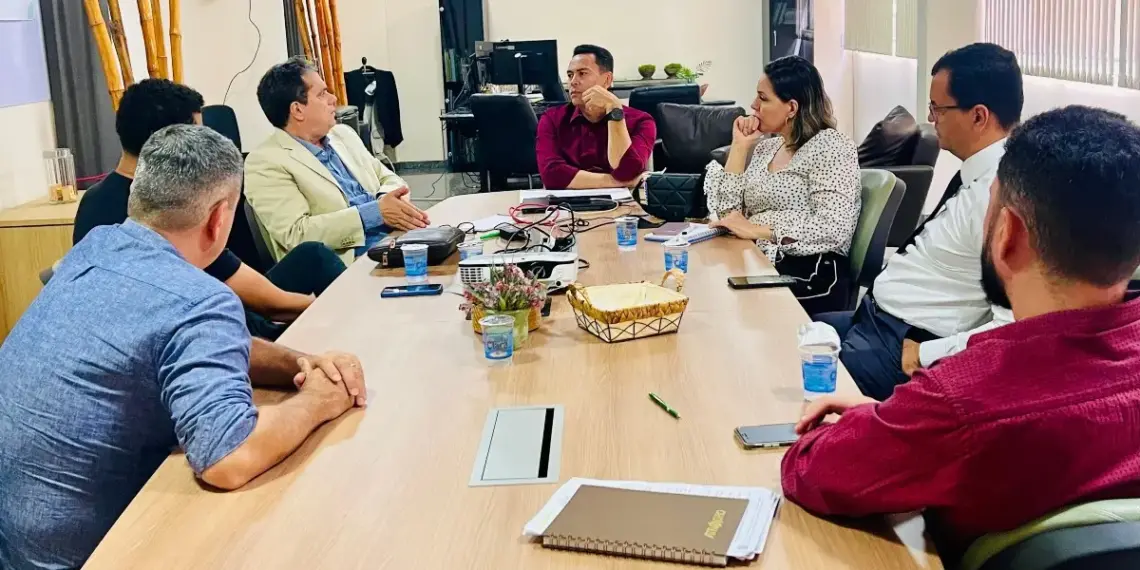 Após ser cobrado por plano de sustentabilidade, Naturatins recebe Aproest para tratar da suspensão da captação de água da Bacia do Rio Formoso