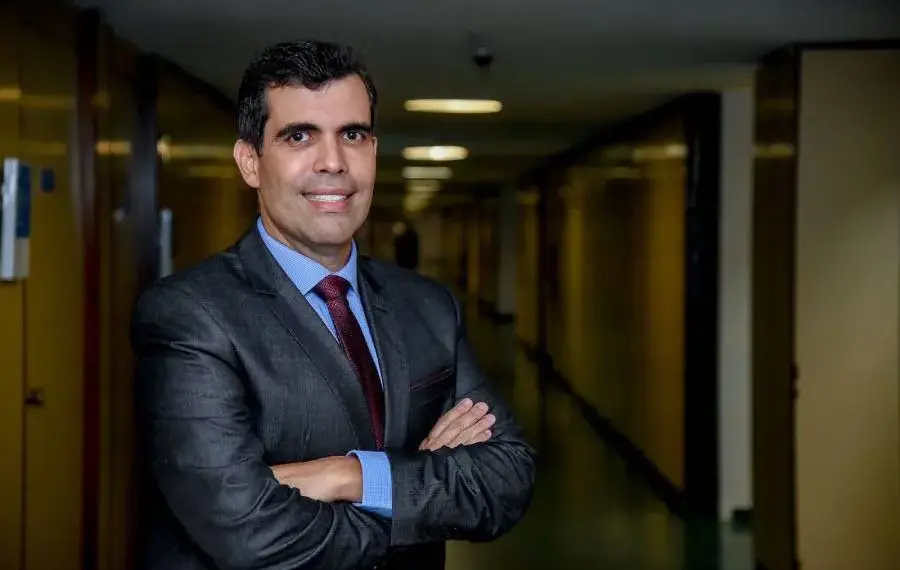 BILHETE DO CT | Para Ricardo Ayres, sobre a criação de municípios pelas Assembleias: não podemos permitir que deputado faça graça com chapéu do contribuinte