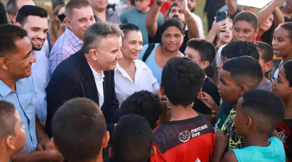 Prefeito Eduardo Siqueira Campos entrega 8ª praça e garante que “nenhum lugar da cidade será esquecido”