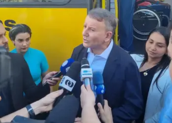 Com novo sistema de transporte, prefeito Eduardo avisa que ônibus quebrados e queimados ficaram “no passado” e que quer PPP para estruturar estações