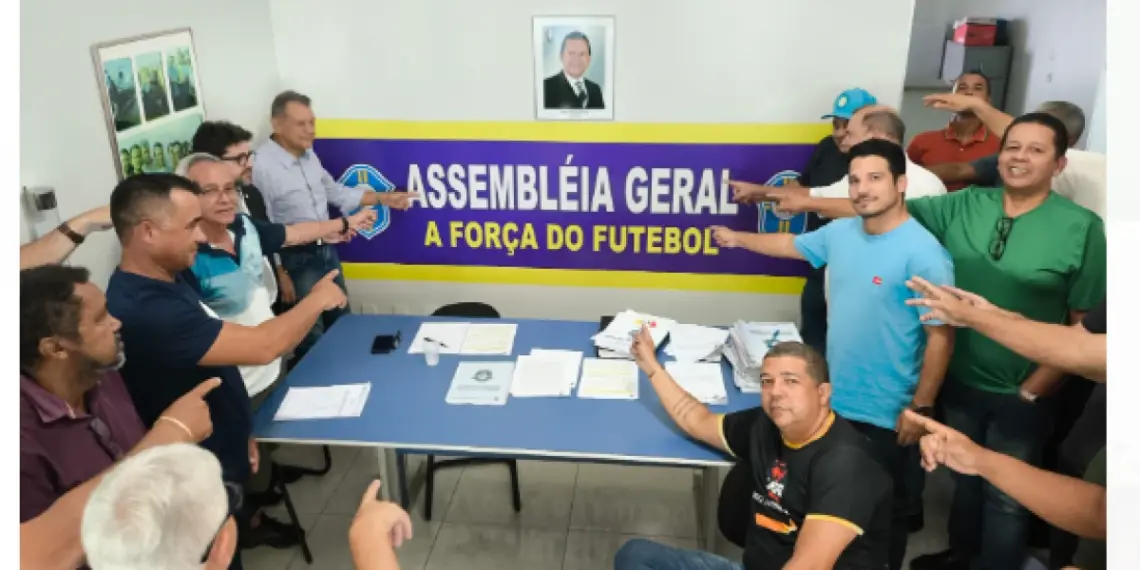 Após críticas, assembleia da FTF declara apoio à diretoria, chama Leomar de “visionário” e repudia Amélio Cayres, Vanderlei Luxemburgo e outros 4