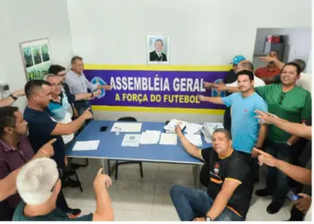 Após críticas, assembleia da FTF declara apoio à diretoria, chama Leomar de “visionário” e repudia Amélio Cayres, Vanderlei Luxemburgo e outros 4