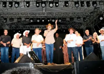 Governador Wanderlei Barbosa participa da programação de aniversário de Colméia e destaca potencial do município