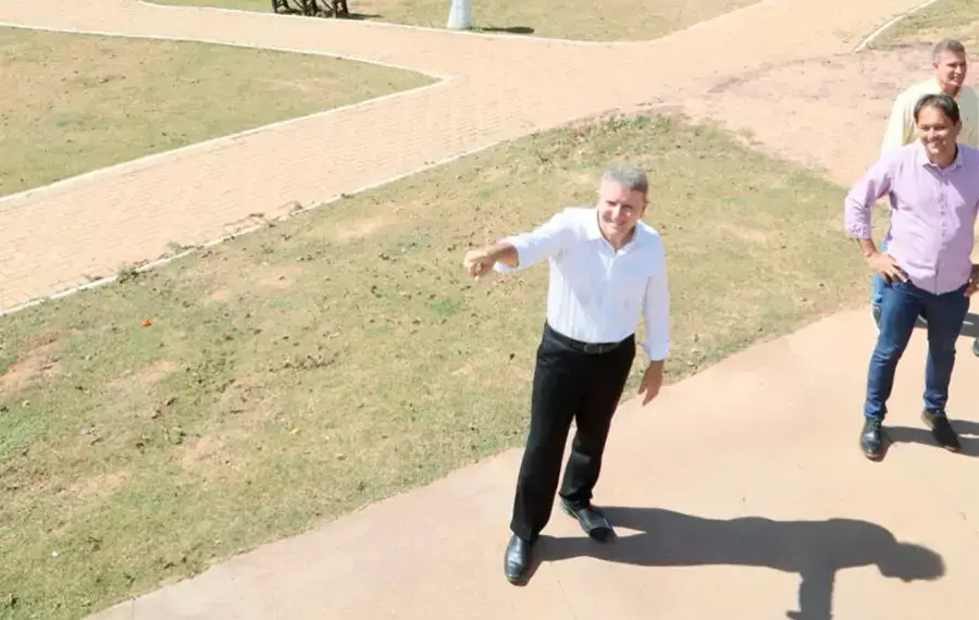 Parques e ginásio de Palmas passarão por modernização, diz prefeito Eduardo Siqueira em visita técnica