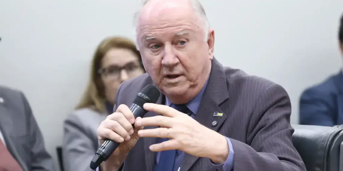 CNM cobra compensação “clara e direta” a municípios pelo aumento da isenção do IR e sugere reajuste de 0,5% no FPM