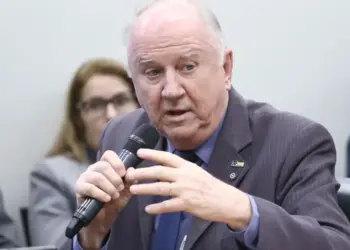 CNM cobra compensação “clara e direta” a municípios pelo aumento da isenção do IR e sugere reajuste de 0,5% no FPM