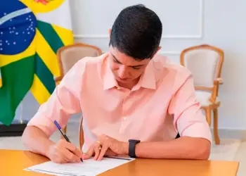 Orçada em cerca de R$ 571 mil, prefeito de Paraíso assina ordem de serviço para construção de praça no Vila Regina