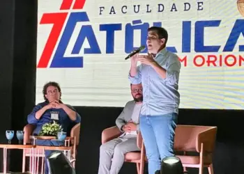 Ricardo Ayres alerta para vício em jogos de azar na FACDO em Araguaína