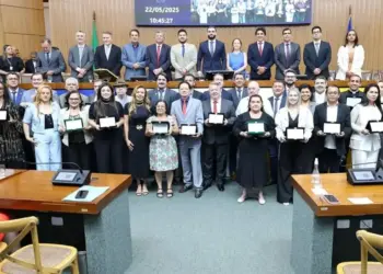 Aleto realiza sessão solene em homenagem aos 36 anos de Palmas e homenageia 22 personalidades