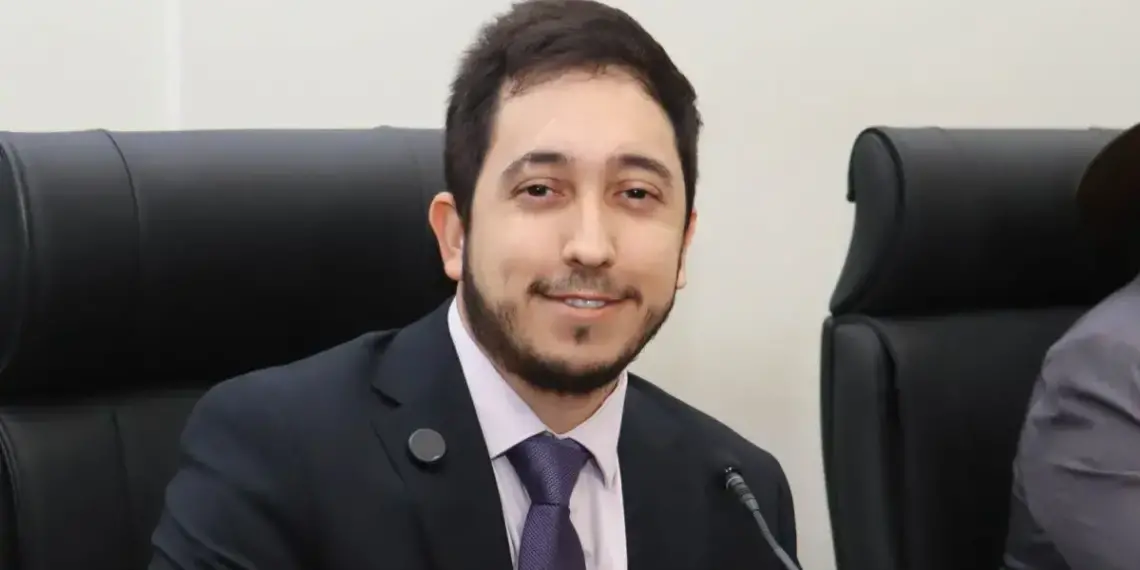 Câmara de Palmas aprova requerimento de Thiago Borges que pede criação da Frente Parlamentar Cristã