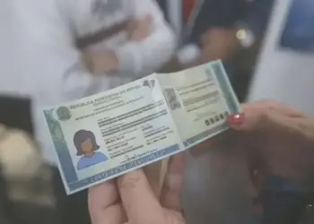 Pessoas trans poderão alterar nome e gênero gratuitamente durante o programa "Registre-se!"; veja os documentos necessários