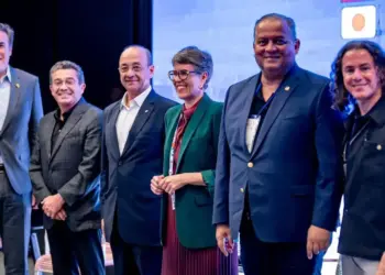 Gomes defende em seminário no Japão que Brasil tem oportunidade de ser protagonista na transição energética global