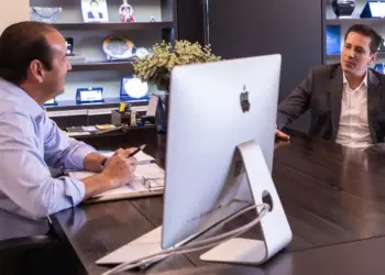 Criação do Zoneamento Ecológico Econômico é tema de encontro entre Roberto Pires, da Fieto, e Olyntho Neto, relator da matéria na Aleto