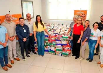 Governo do Estado inicia entrega de 140 toneladas de alimentos arrecadados com o projeto Tocantins Alimenta Quem Precisa na Agrotins