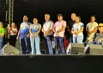 Durante as comemorações do aniversário de Araguatins, Amélio Cayres afirma: “Estou pronto para fazermos novamente a melhor temporada de praia”
