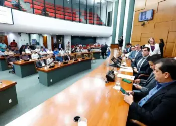 Audiência da PEC 66 reúne prefeitos para debater alívio fiscal nos municípios