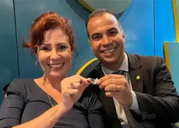 Filipe Martins manifesta solidariedade a Zambelli, que saiu do País após condenação pelo STF, e fala “em defesa de um país livre e com liberdade de expressão”