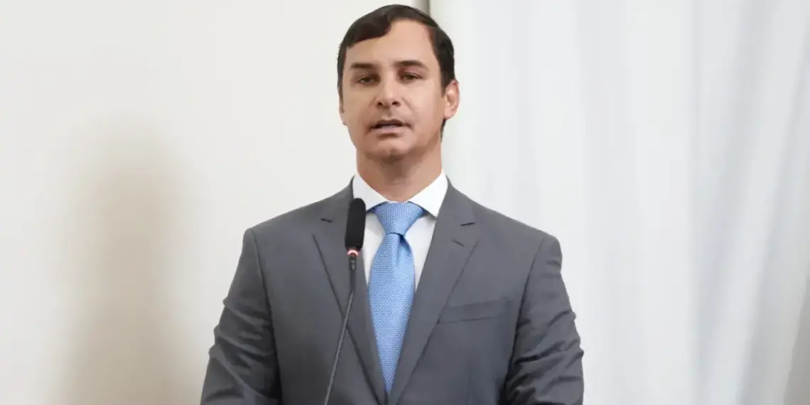 Prefeito em exercício, Carlos Velozo garante manutenção do secretariado e continuidade da gestão Eduardo “independente do período” em que estiver à frente do Paço