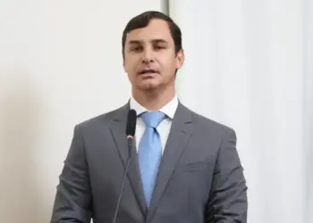 Prefeito em exercício, Carlos Velozo garante manutenção do secretariado e continuidade da gestão Eduardo “independente do período” em que estiver à frente do Paço